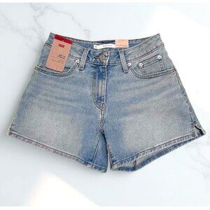 NEW!  Levis  A-line Women's Shorts in Light Wash - Size 25